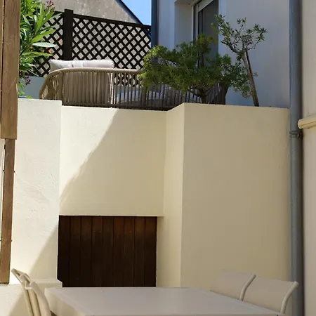 Hébergement de vacances Superbe Maison De Centre Avec Garage 2places - 6 Personnes *