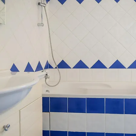 Holiday home Superbe Maison De Centre Avec Garage 2places - 6 Personnes