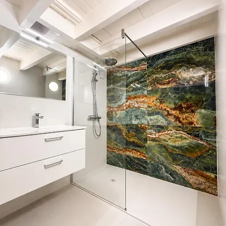 Superbe Maison De Centre Avec Garage 2places - 6 Personnes Nyaraló